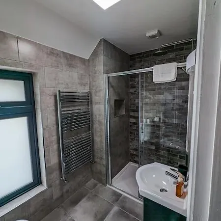 House & Private Pub Kerry - Large Groups Up To 26 People * Кенмар