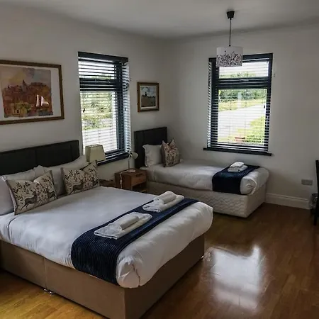 House & Private Pub Kerry - Large Groups Up To 26 People Дом отдыха