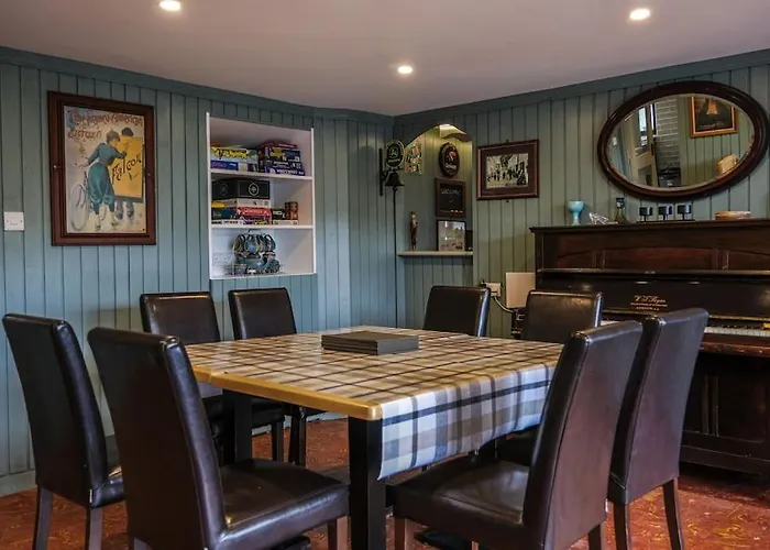 Dom wakacyjny House & Private Pub Kerry - Large Groups Up To 26 People *